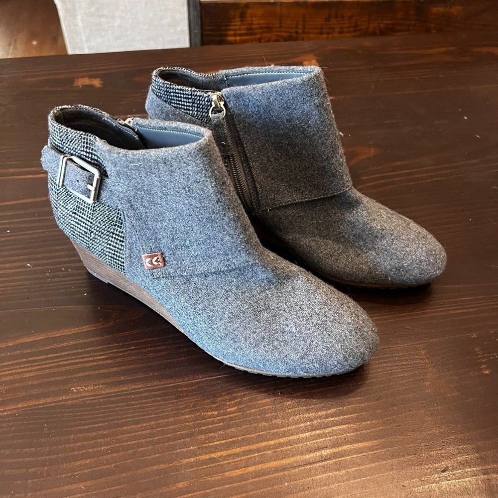 Dr Scholls Create 2.5" Wedge Ankle Booties Gray Flannel Zip Buckle Women's 9M